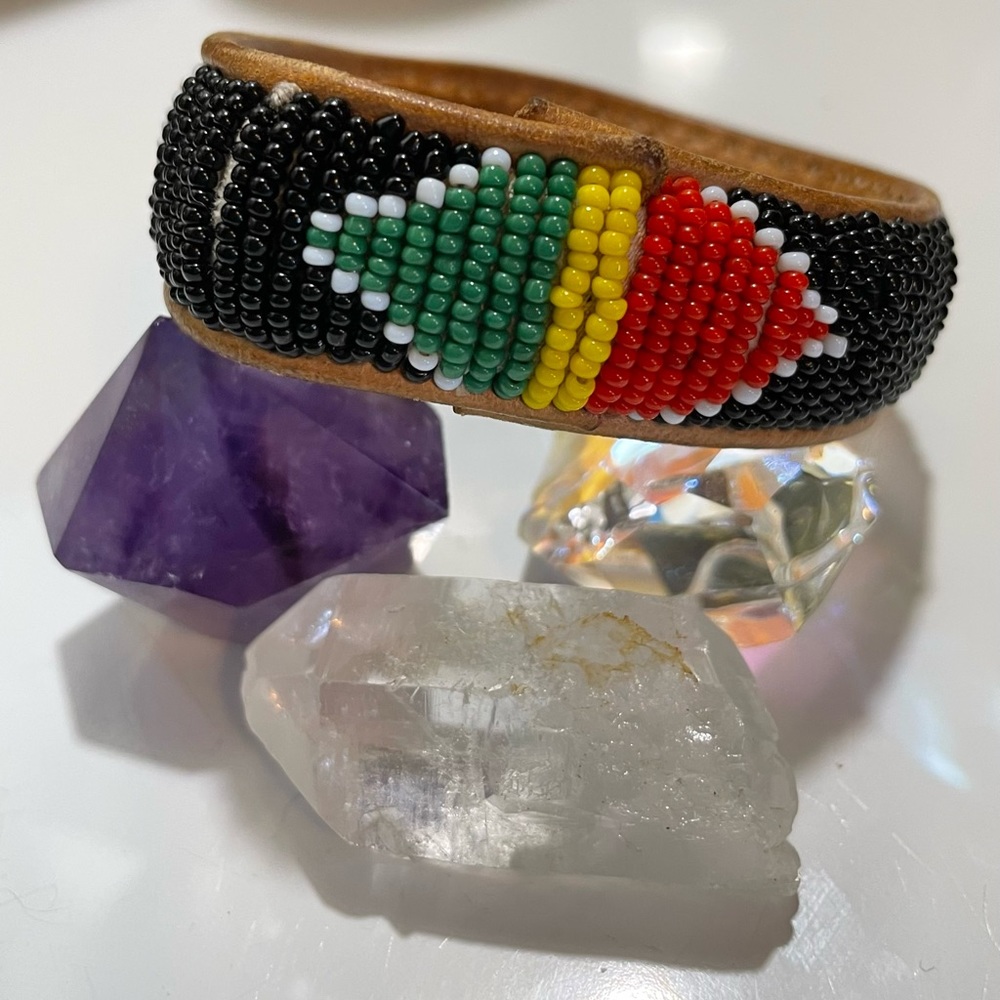Vtg African Glass Seed Bead & Leather Bangle Style Bracelet.